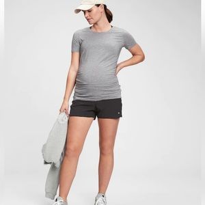 Gap | Maternity GapFit 3.5" Running Shorts